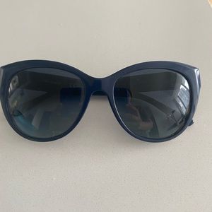Navy Tory Burch sunglasses